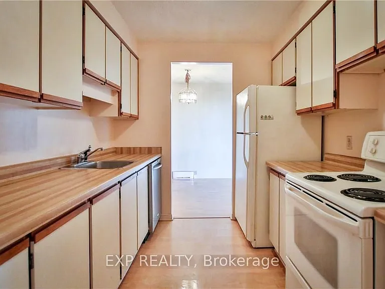 470 Laurier Ave W #403 — Photo 4