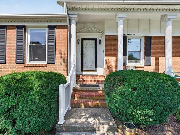 2nd image of 1126 Woodleigh Ct
