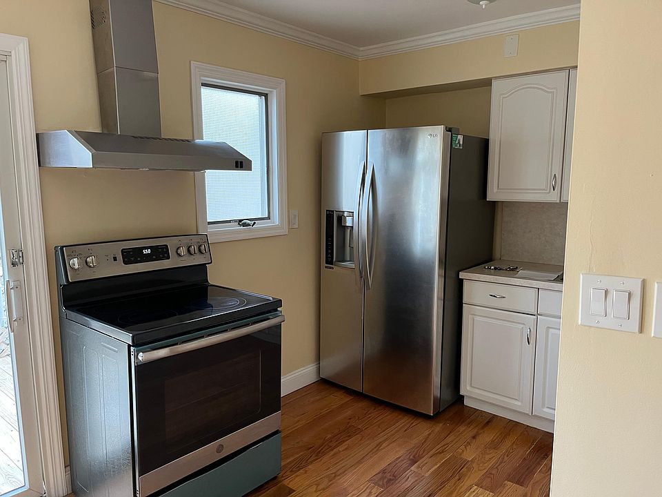 1st image of 980 Merillon Ave