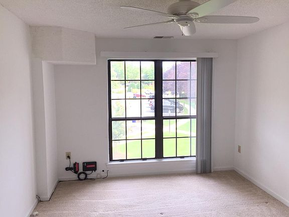 5th image of 6947 Mary Caroline Cir