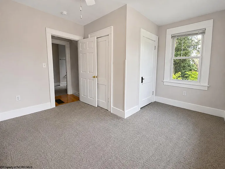 960 Grand St — Photo 12