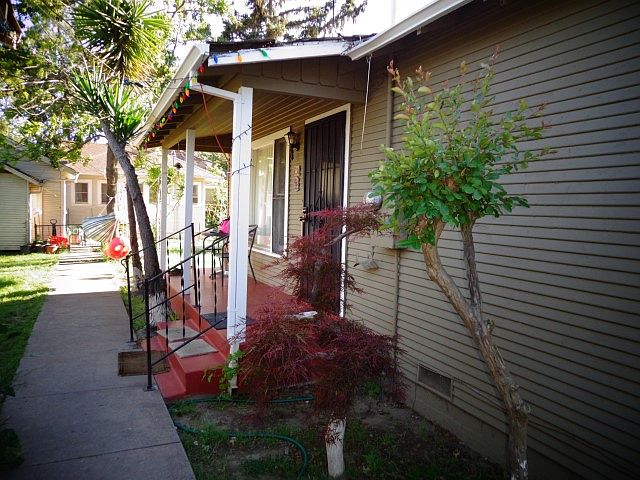 2nd image of 537 E Walnut St