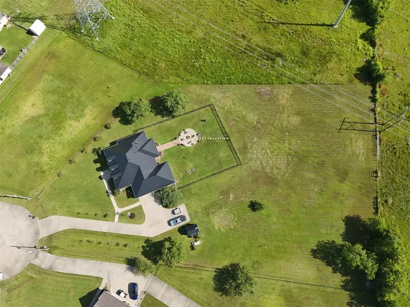 14675 Broken Arrow Rd, Santa Fe, TX 77517