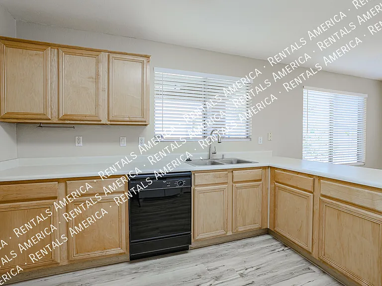 16212 N 162nd Ave — Photo 11