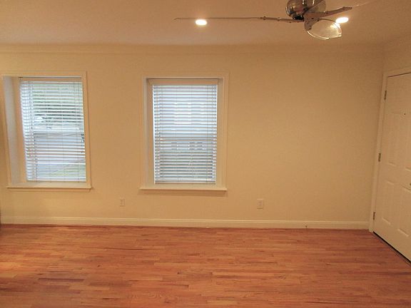 4th image of 102 W 12th St APT 12