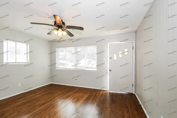 154 Elbring Dr — Photo 5