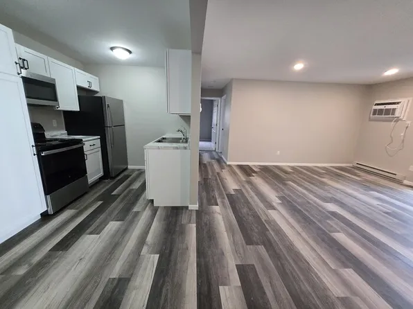 2816 S 17th St APT 201, Grand Forks, ND 58201