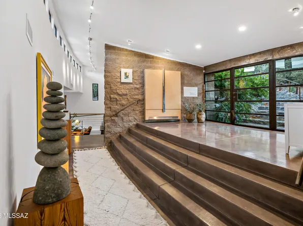 5500 W Chaos Canyon Ln, Tucson, AZ 85745