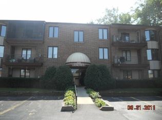 13535 S Lamon Ave #102, Crestwood, IL 60445