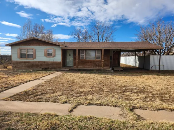 704 NE 4th St, Earth, TX 79031