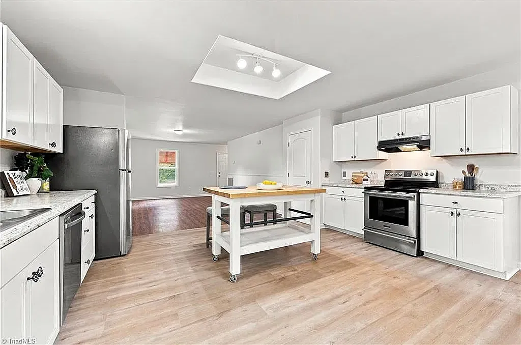 5006 Beale Avenue — Photo 3