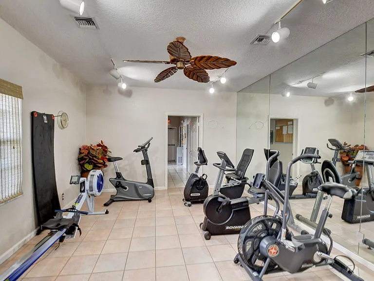 7558 Ironbridge Cir — Photo 49