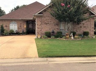 143 Riverside Dr, Tupelo, MS 38801