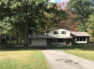 21 Sunnybrook Dr, New Castle, PA 16105