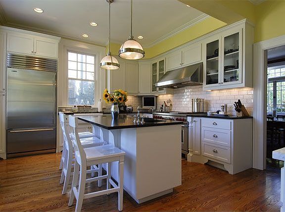 Gourmet Kitchen with only the best appliances