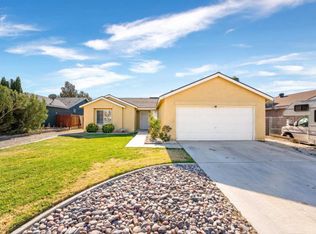 1032 Oakwood Ln, Rosamond, CA 93560