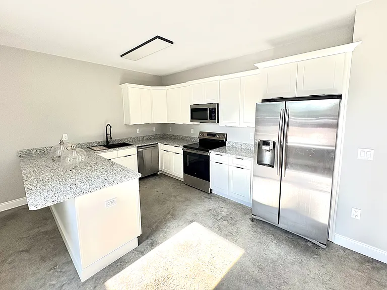 1441 Live Oak St #1 — Photo 4