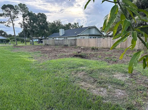 1530 17th Ct SW, Vero Beach, FL 32962