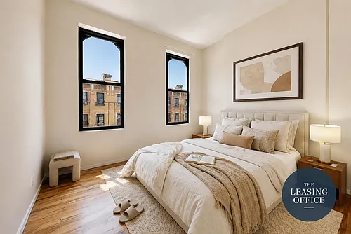 534 W 47th St #4E Photo 1