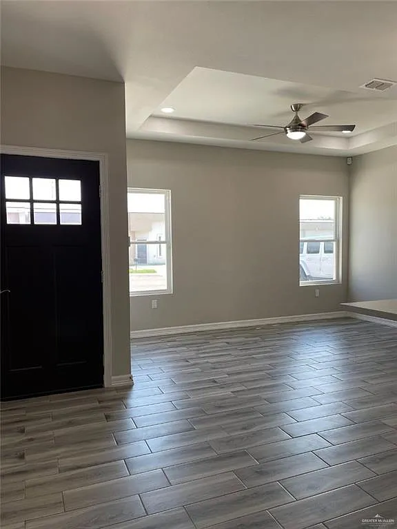3 bed, 2.0 bath, 1224 sqft, $1,300 — Photo 2