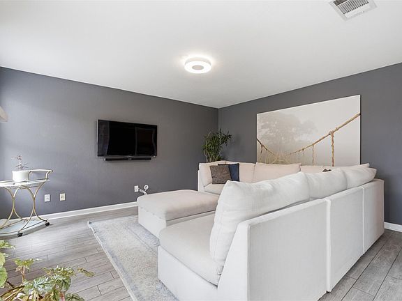 3rd image of 8901 Ravello Pass