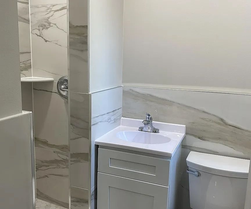 2nd image of 1622 Pine St APT 2R
