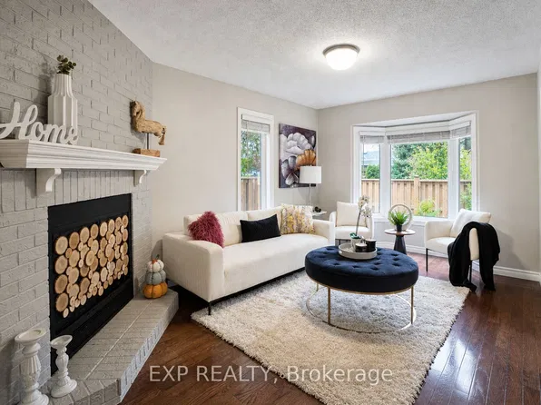 2006 Glenada Cres #7, Oakville, ON L6H 5R9