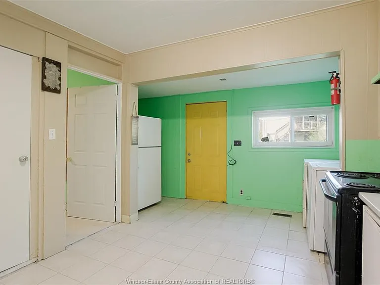 361 Josephine Ave — Photo 10