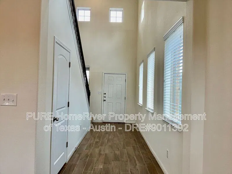 3 bed, 2.5 bath, 1785 sqft, $1,850 — Photo 4