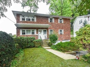 19 Butler Ct, Glen Cove, NY 11542