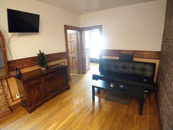 4th image of 424 E 13th St #3Z