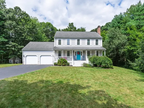 16 Bradner St, Foxboro, MA 02035