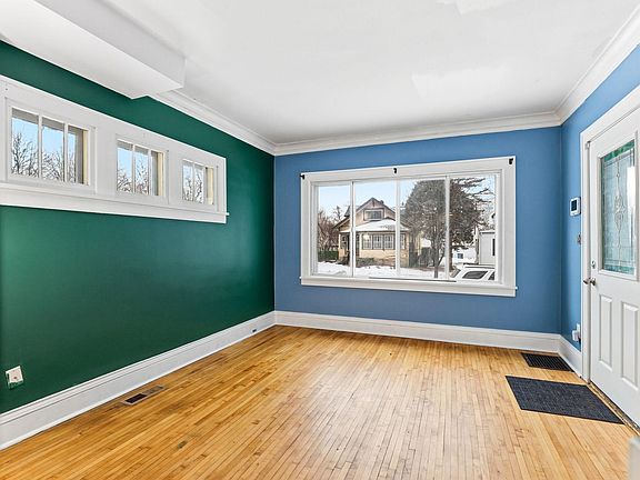 5th image of 4024 Emerson Ave N