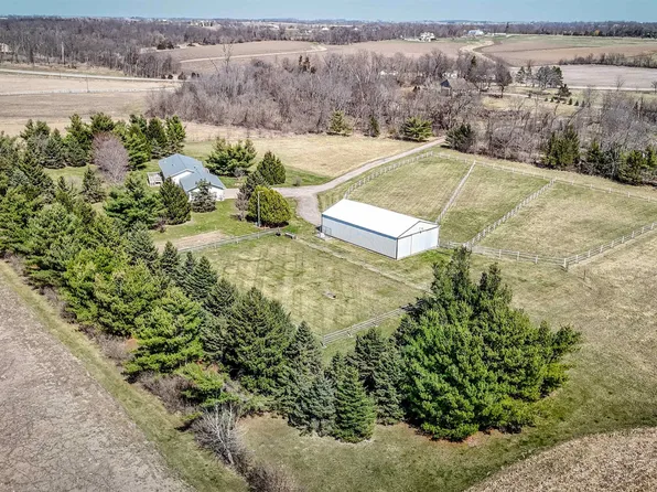 3522 Lori Sue Ln, Toddville, IA 52341