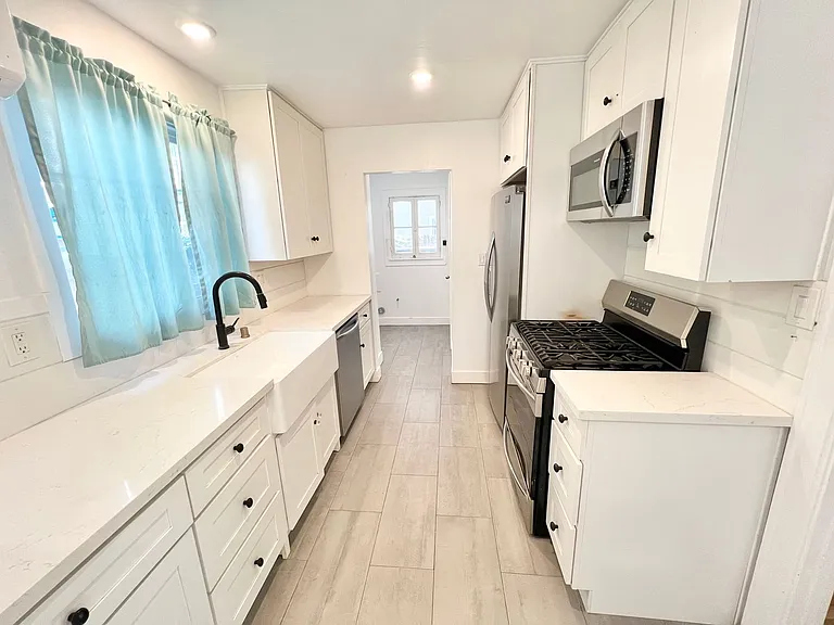 Stunning Ocean & Bay View Two-Story Home on the Long Beach Peninsula — Photo 15