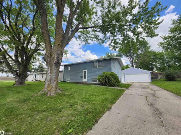 103 Cresthaven Ct, Forest City, IA 50436