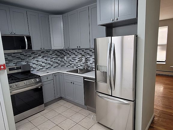 4th image of 149 Sterling St APT 3D