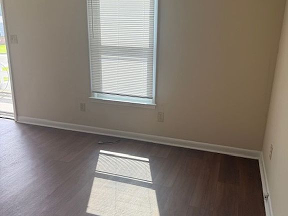 5th image of 902 Verdant Dr #A