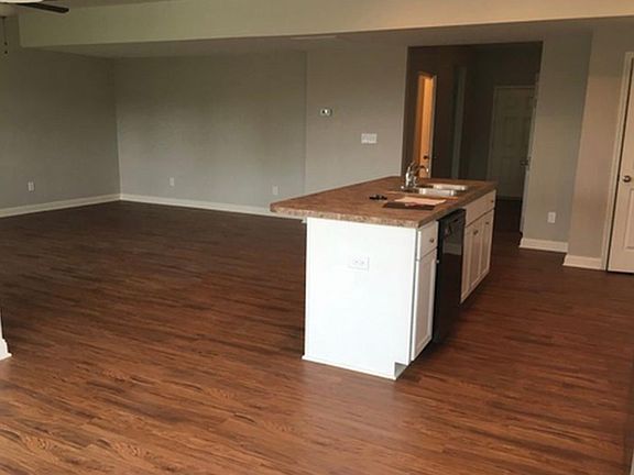 2nd image of 105 Amburgey Cir
