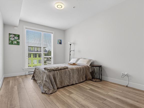 5th image of 2555 Ware St #504
