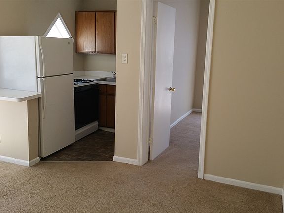 2nd image of 601-603 S Lafayette Blvd