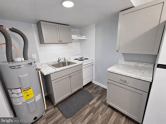 5th image of 513 Clinton St