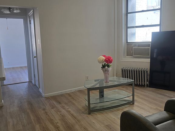 3rd image of 263 S 2nd St #D1