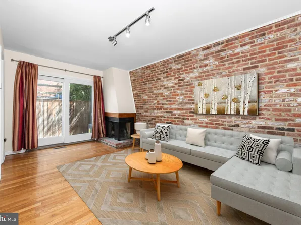 1725 Rodman St, Philadelphia, PA 19146