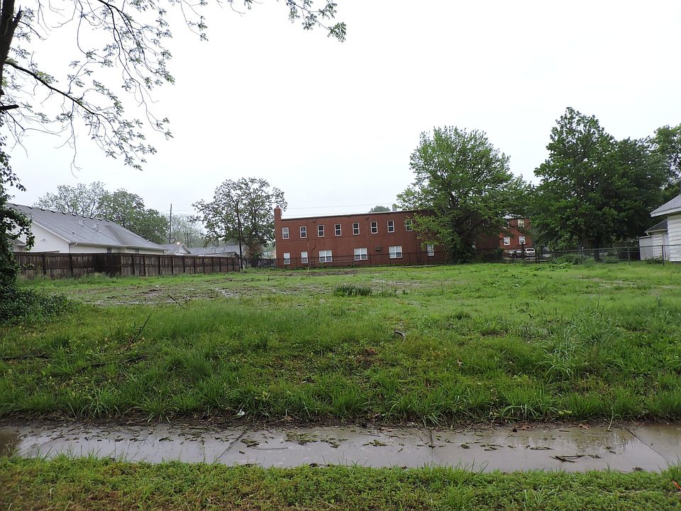 2nd image of 2232 N Kellett Ave