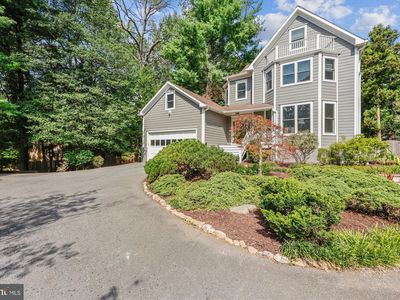 6411 Wilson Ln, Bethesda, MD, 20817