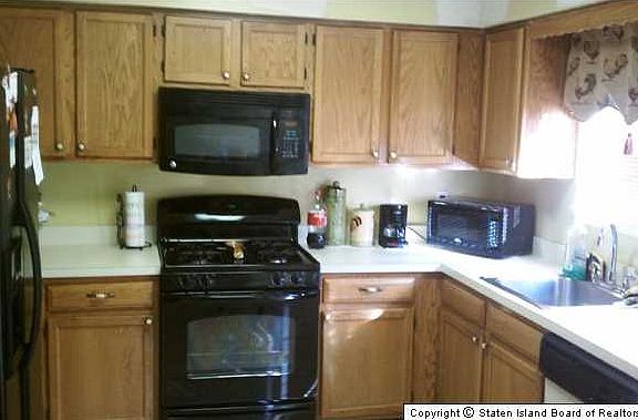 2nd image of 26 Benjamin Dr