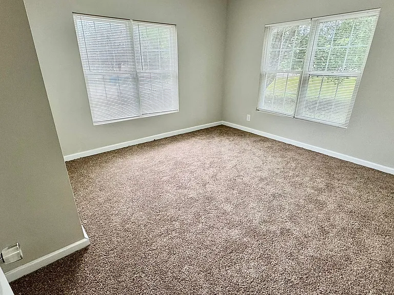 43 Townsend Ave — Photo 18