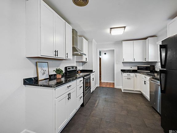 4th image of 3651 Bird Heights Ave