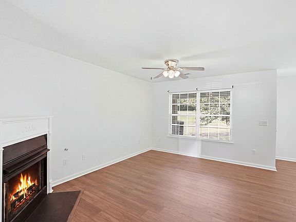 5th image of 147 Darcy Ave